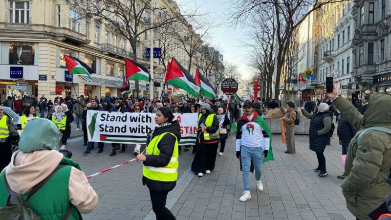 النمسا: تظاهرة حاشدة في فيينا تطالب بوقف المجازر وإرسال الدواء والغذاء لقطاع غزة