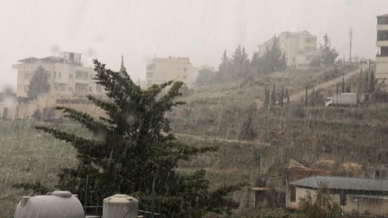 لبنان: الثلوج تتساقط على ارتفاع 900 في البقاع