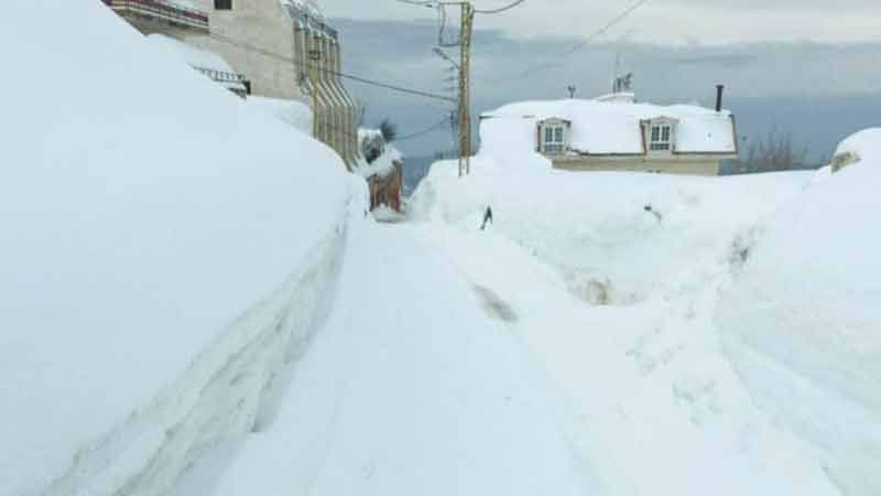 لبنان: ما هي الطرقات الجبليّة المقطوعة بسبب تراكم الثلوج؟