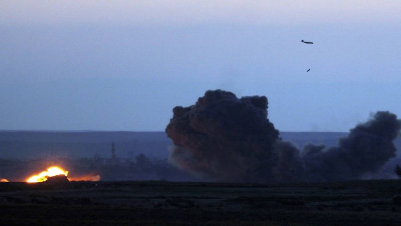 سوريا| "الميادين": تحليق المروحيات الأميركية وصل إلى الخط الفاصل بين الجيش السوري ومسلحي "قسد" في ريف دير الزور