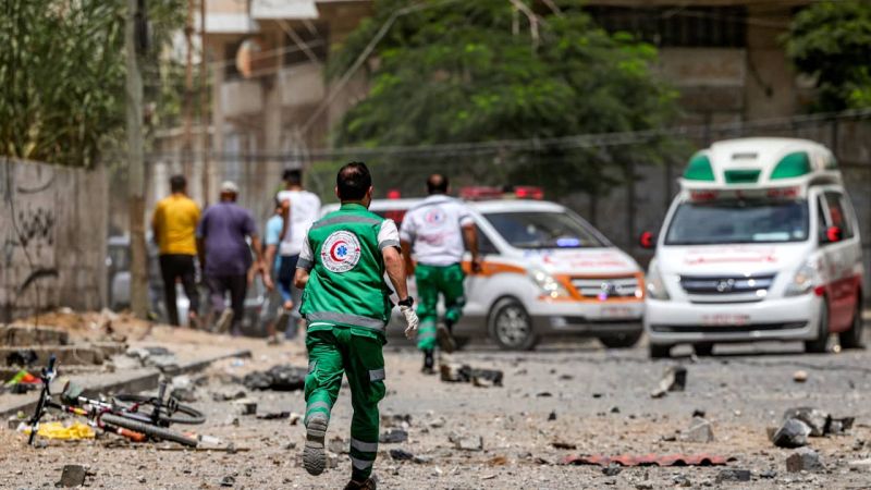 الهلال الأحمر الفلسطيني: لم يبق لدينا إلا سيارة إسعاف واحدة في شمال غزّة وفقدان الاتّصال بطاقمها الآن