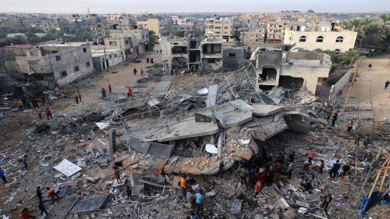 فلسطين: 11 شهيدا وجرحى بقصف صهيوني استهدف منزلًا في حي النصر شمال رفح