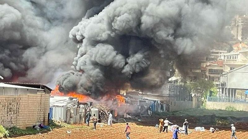 لبنان: اندلاع حريق كبير داخل مخيم للنازحين السوريين في زحلة