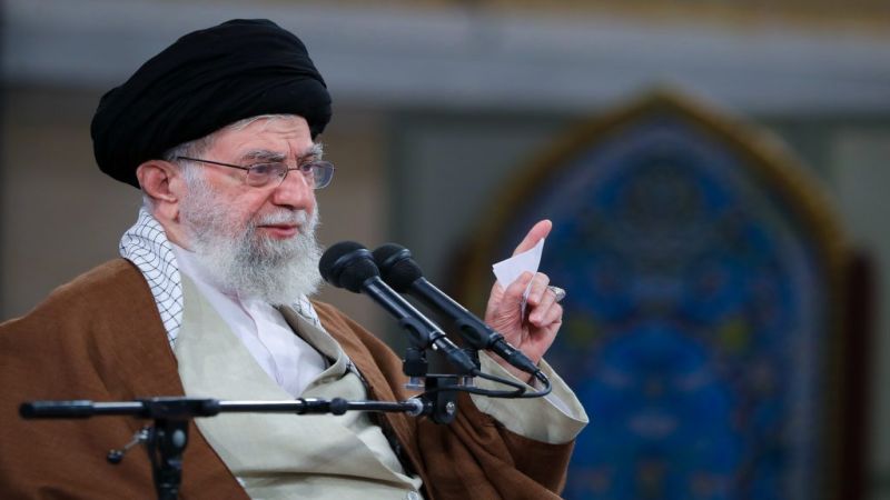إيران: لقاء للعمّال مع الإمام الخامنئي 