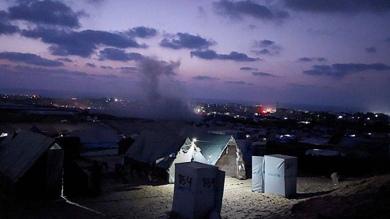 فلسطين المحتلة: طيران الاحتلال يشن غارة على محيط صالة أمواج غرب رفح بجنوب قطاع غزة 
