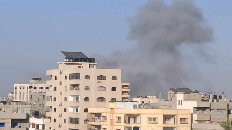 فلسطين: طيران العدو يقصف منزلاً في منطقة أرض المفتي شمال النصيرات 