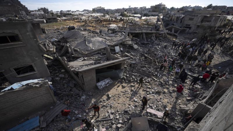 فلسطين: أكثر من 20 شهيداً كحصيلة غير نهائية لغارات طيران العدو على رفح في الساعات الأخيرة