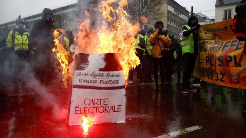 سبت خامس للسترات الصفر.. مواجهات واعتقالات في باريس 