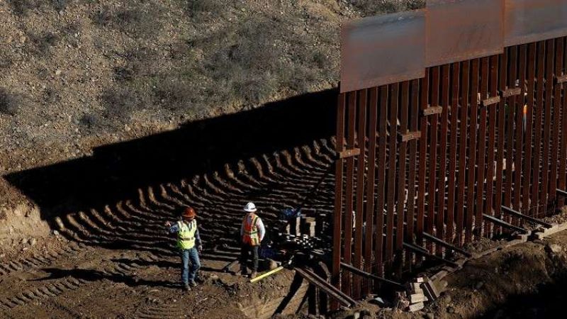 الخلاف حول "جدار المكسيك" متواصل.. وترامب لا يستبعد إقفال الحدود