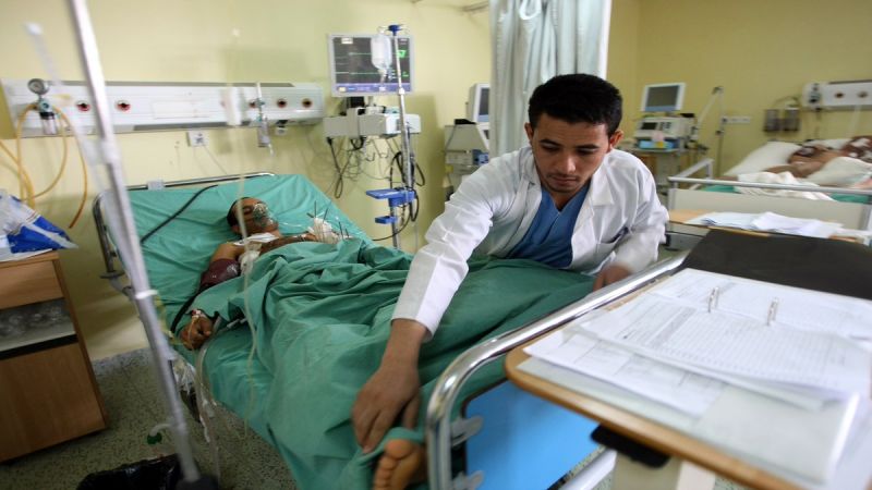 أزمة وقود في صنعاء والمستشفيات تكافح للبقاء 