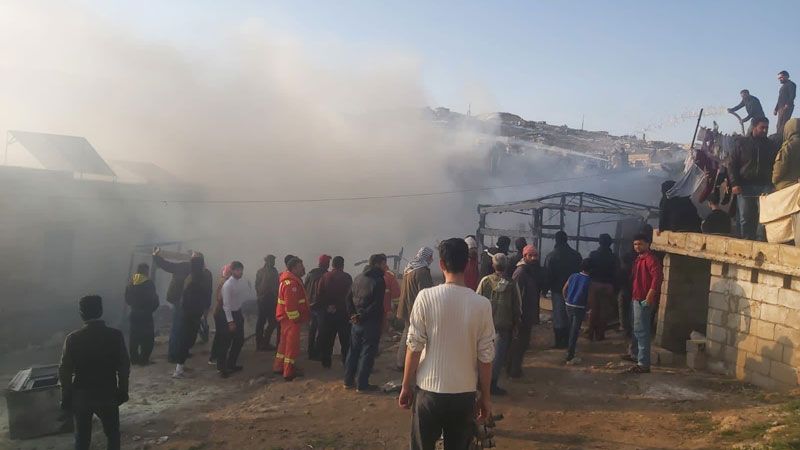 وفاة نازحَين سوريَّين في حريق هائل بمخيم الشفق في عرسال