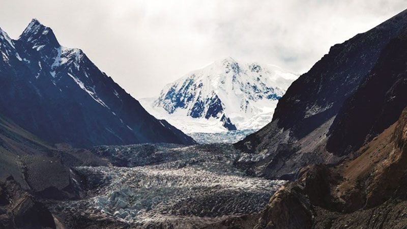 تحذيرات من خطر ذوبان الأنهار الجليدية في جبال الهيمالايا