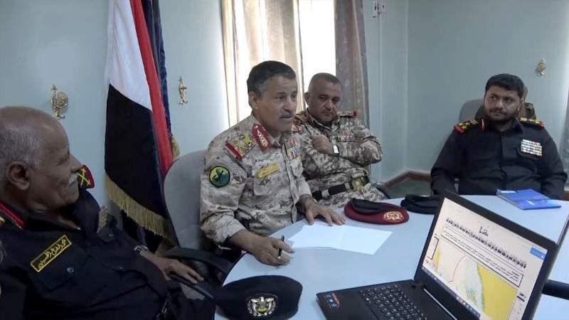 وزير الدفاع اليمني يحذّر القوات الغربيّة من استمرار تماديها وصلفها واحتلالها