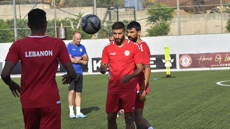 المنتخب اللبناني لكرة القدم يواصل تحضيراته استعدادًا لمواجهة تايلاند