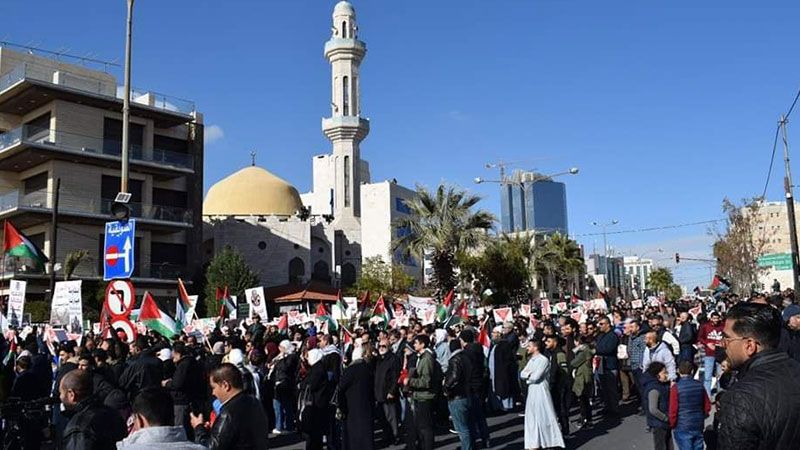 تظاهرات حاشدة في الأردن عقب صلاة الجمعة نصرة للشعب الفلسطيني في قطاع غزة 