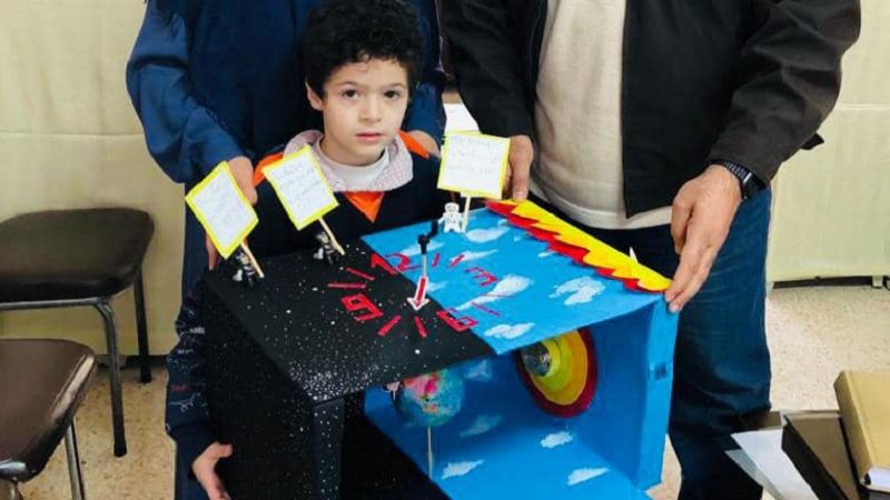 بالفيديو: مخترع لبناني صغير  يعرض مشروعًا حول الفضاء