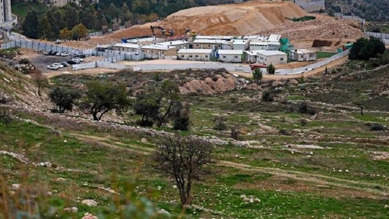 سلطات الاحتلال تستأنف بناء المستوطنات في الضفة الغربية