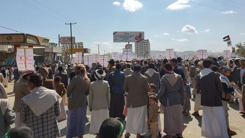 اليمنيون في جُمعتهم الثابتة: ضرباتنا متصاعدة
