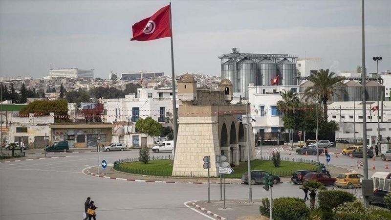 ماذا وراء موجة الإقالات المتتالية في تونس؟