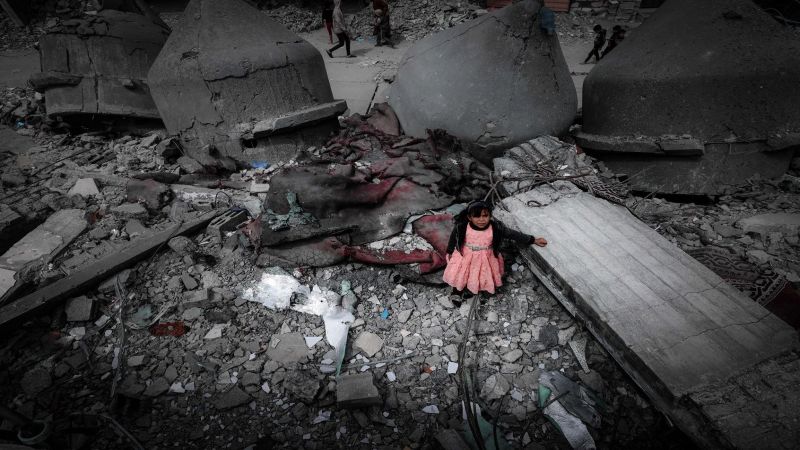 الاحتلال يرتكب مجزرة جديدة بحق فلسطينيين ينتظرون مساعدات بمدينة غزة