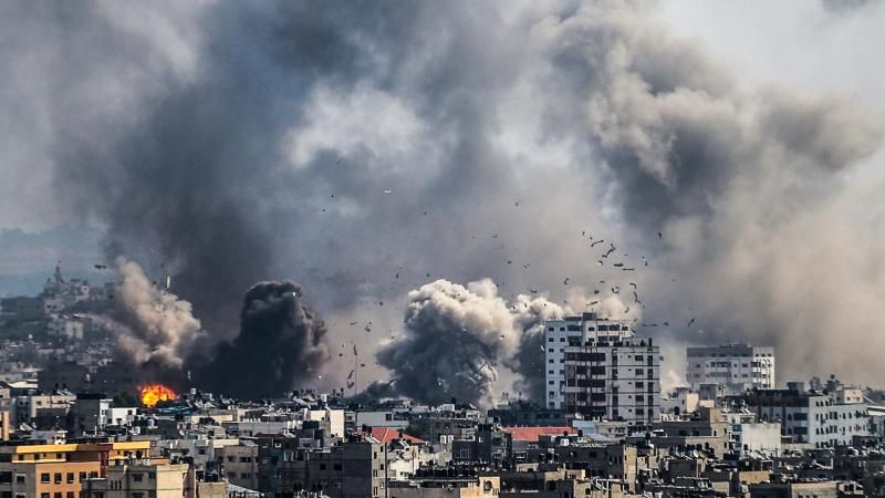 الاحتلال ينسف منازل وعمارات سكنية في مدينة الزهراء شمال مخيم النصيرات وسط قطاع غزّة