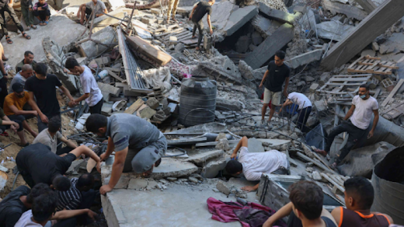 الدفاع المدني في غزّة: 10 آلاف مفقود تحت الركام.. وإنذار بكارثة صحية جديدة