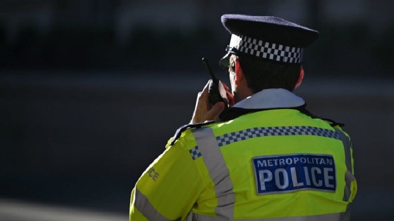 بريطانيا: اعتقال شخص طعن عددًا من المارة وعنصرين من الشرطة شمال شرقي لندن