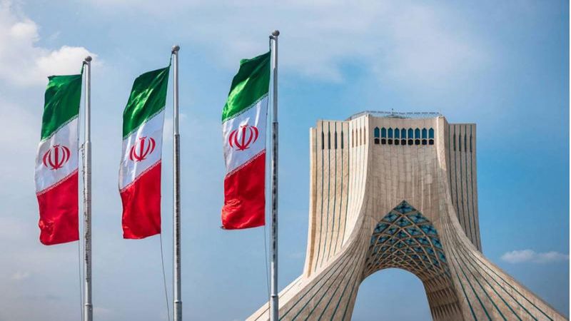 الخارجية الإيرانية تفرض عقوبات على شخصيات أميركية وبريطانية بسبب دعمهم لكيان العدوّ
