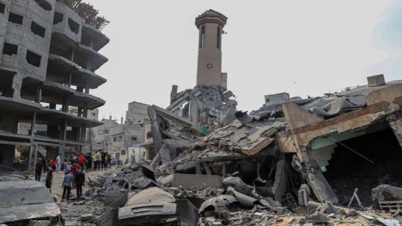 الاحتلال يقصف مسجد القسّام في مخيم النصيرات وسط قطاع غزّة